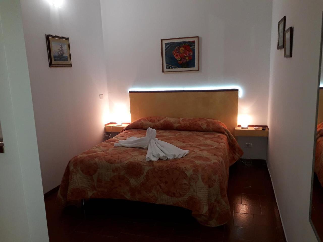 Milazzo Beach Bagian luar foto