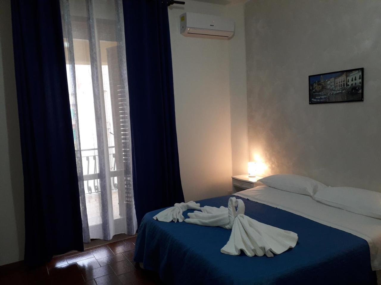 Milazzo Beach Bagian luar foto