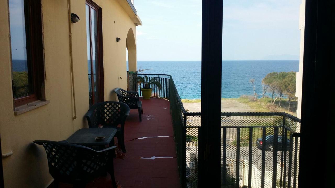 Milazzo Beach Bagian luar foto