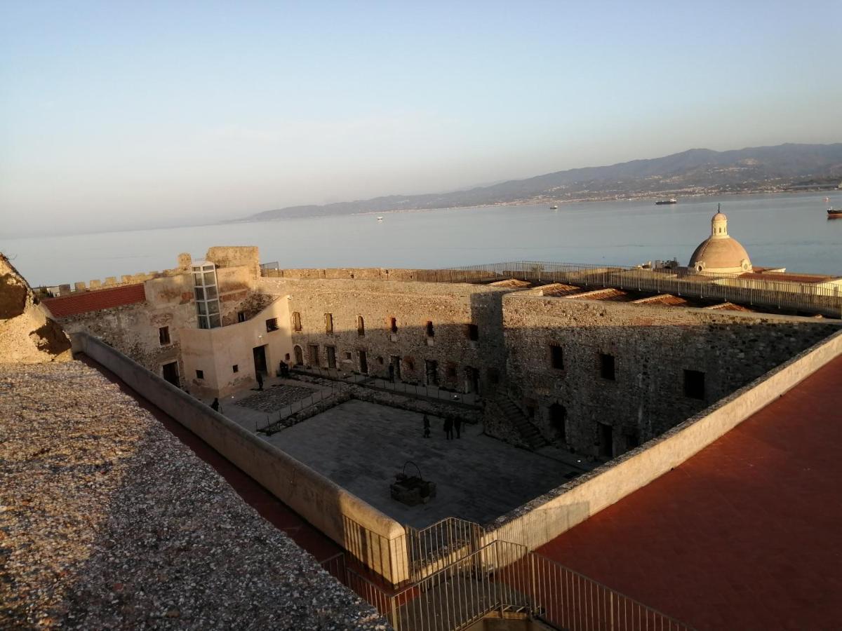 Milazzo Beach Bagian luar foto